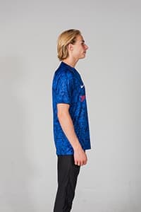 Otto wearing a size M jersey